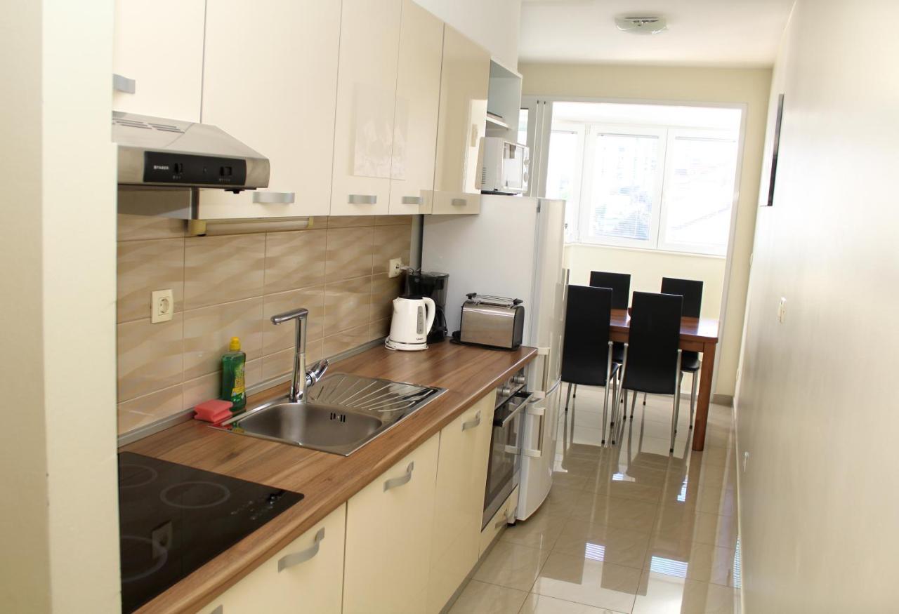 Apartment Mel Split Bagian luar foto