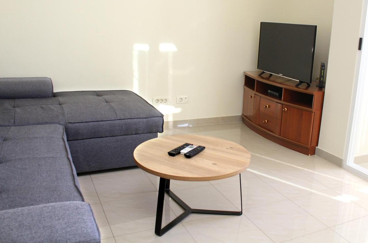 Apartment Mel Split Bagian luar foto