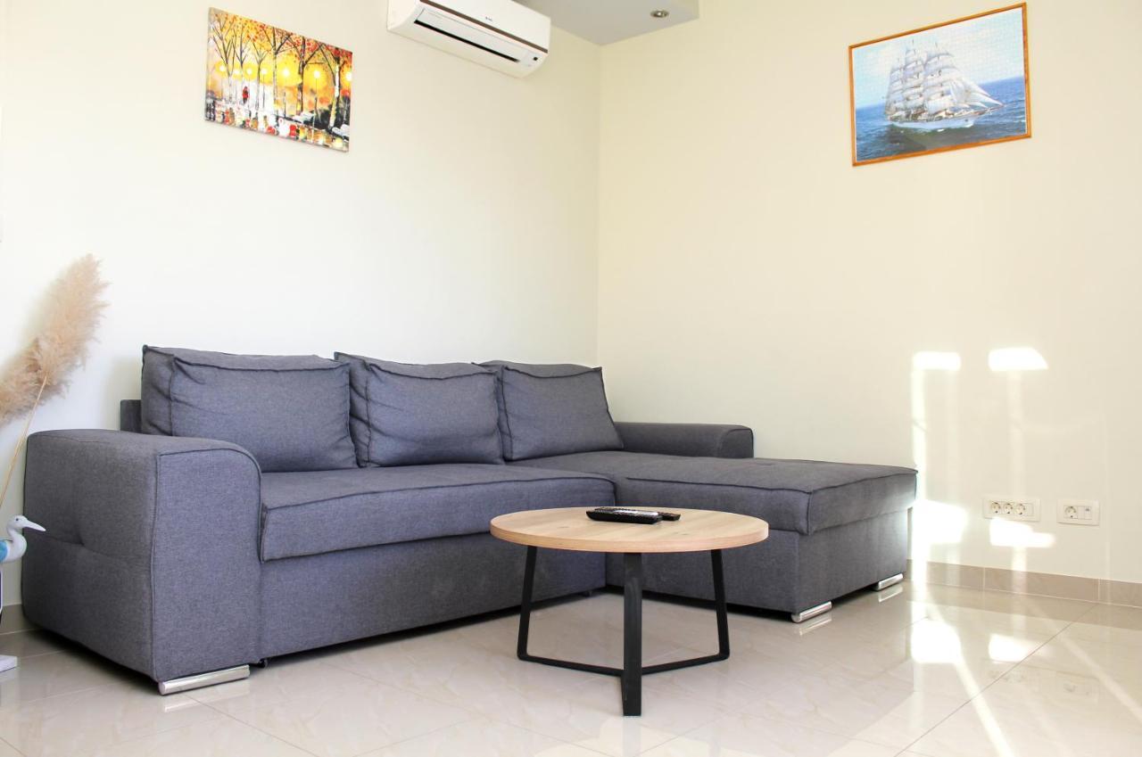 Apartment Mel Split Bagian luar foto