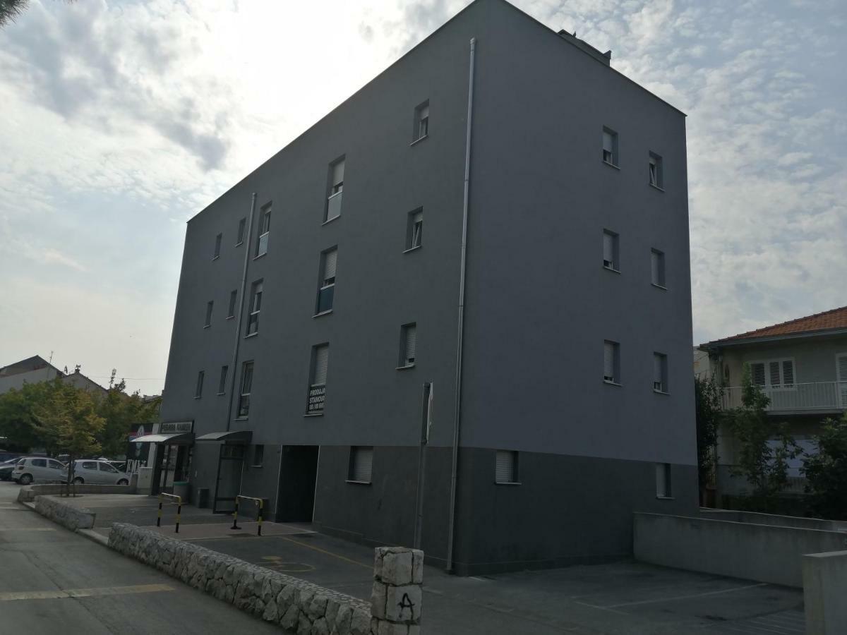 Apartment Mel Split Bagian luar foto