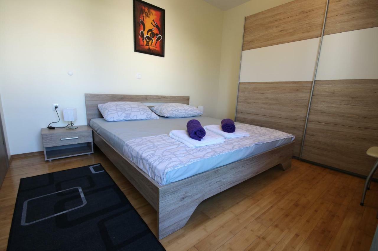 Apartment Mel Split Bagian luar foto