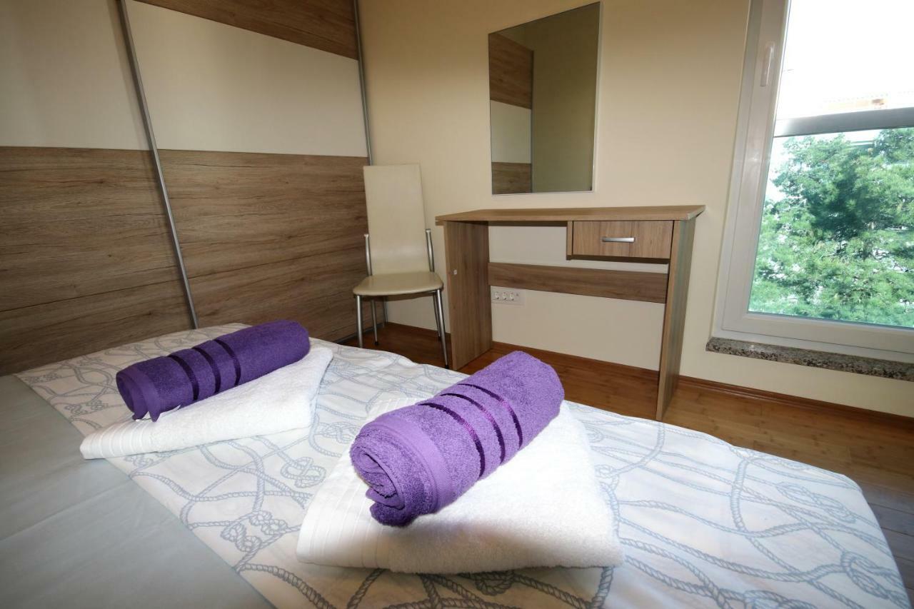 Apartment Mel Split Bagian luar foto