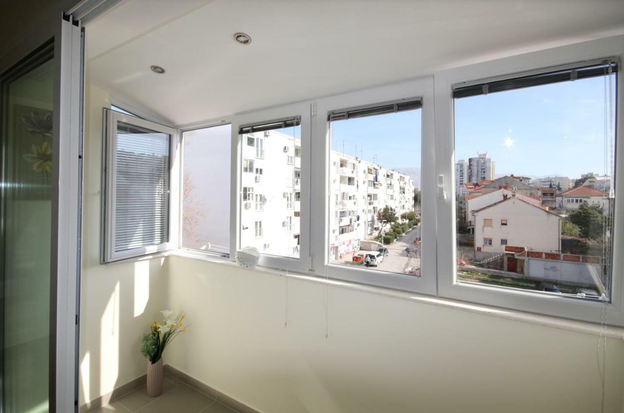 Apartment Mel Split Bagian luar foto
