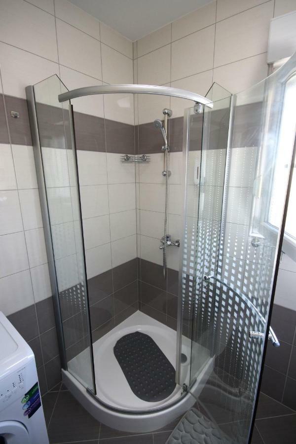 Apartment Mel Split Bagian luar foto