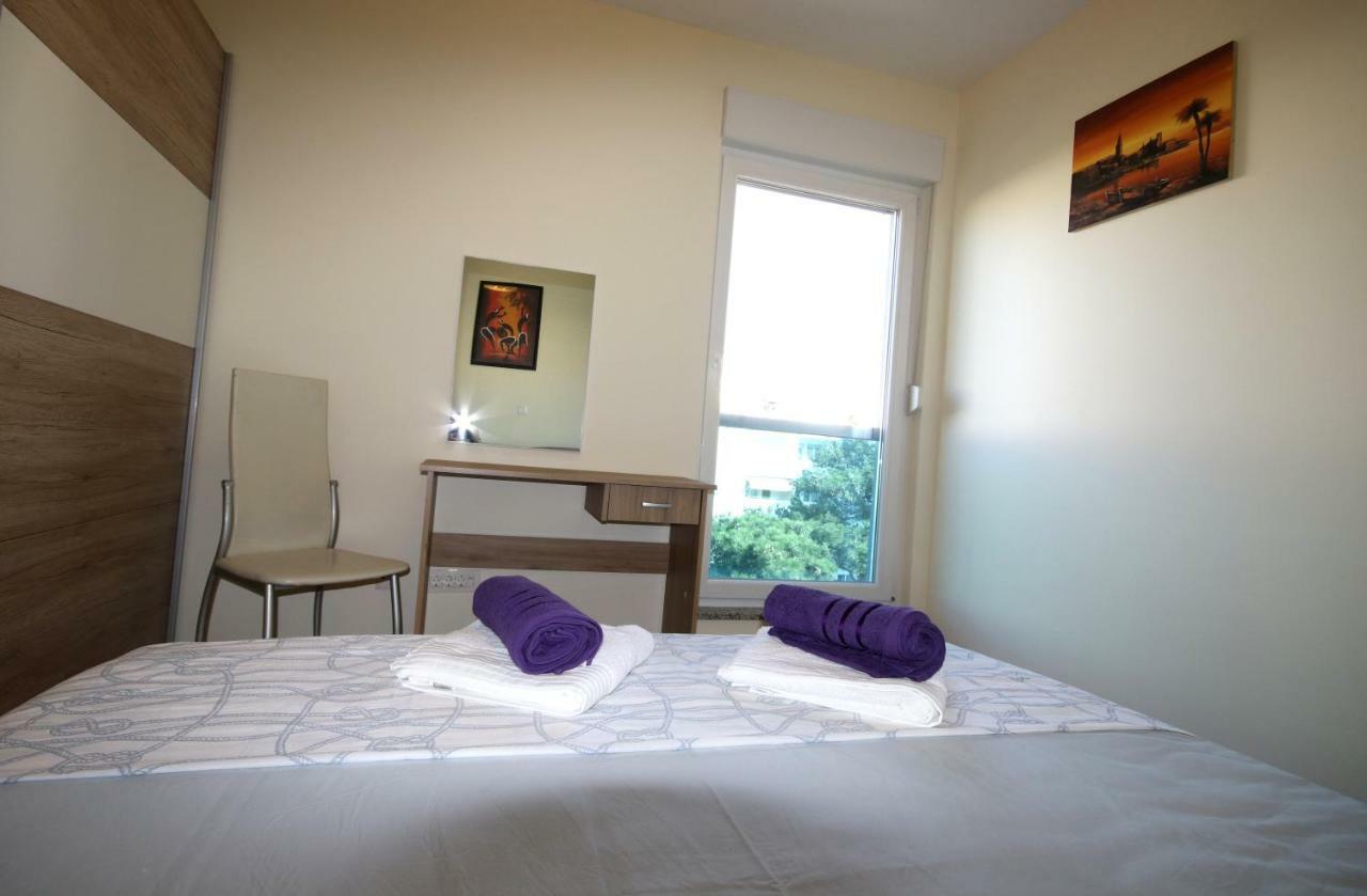 Apartment Mel Split Bagian luar foto