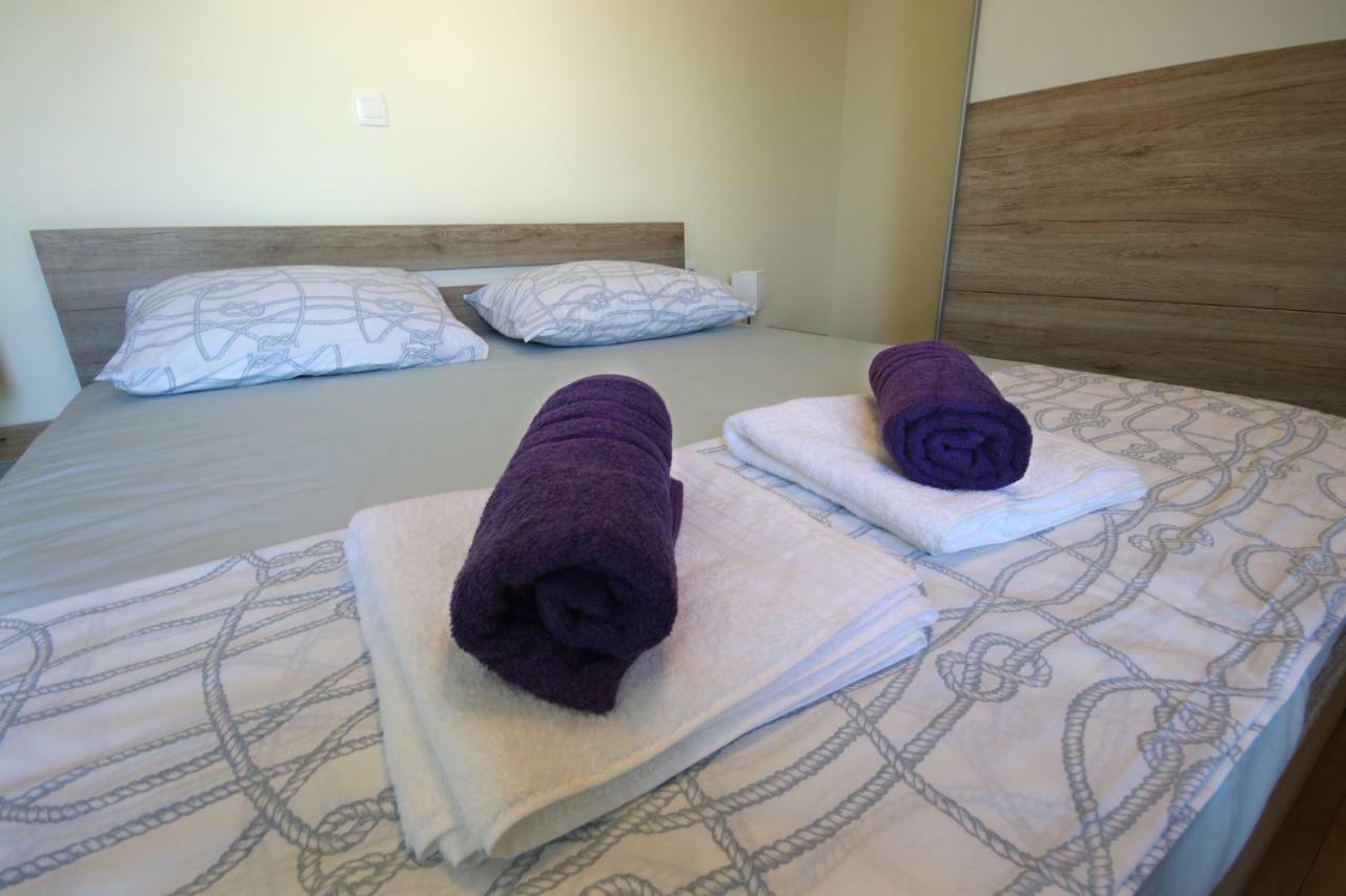 Apartment Mel Split Bagian luar foto